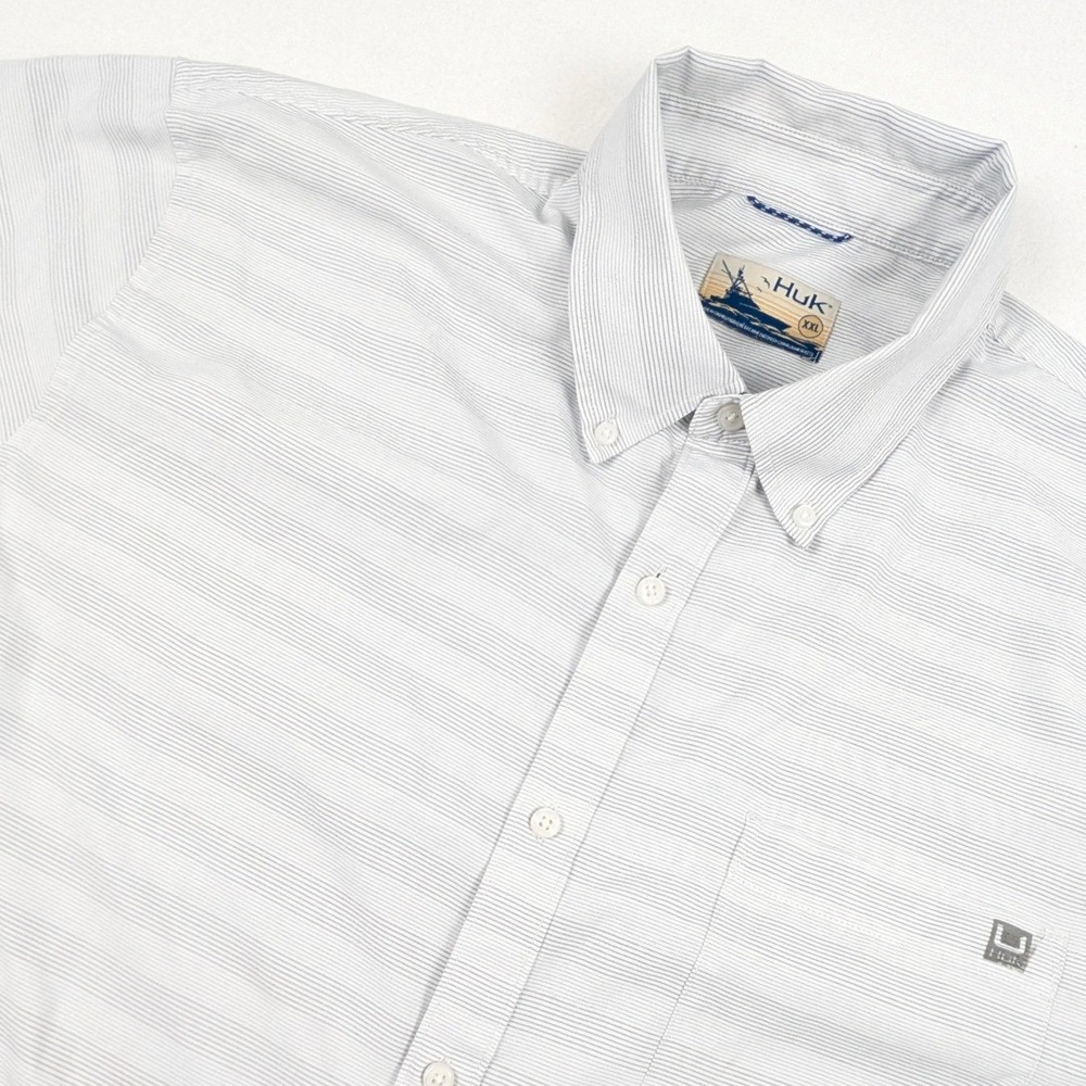 Huk Mens 2XL Short Sleeve Button Down Performance Fishing Shirt Grey Stripe